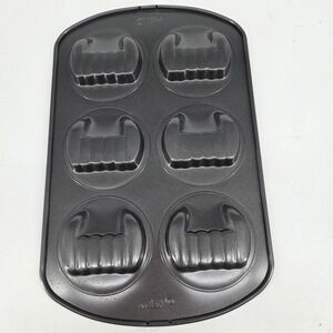Wilton Halloween Vampire Teeth Fangs 6 Cavity Muffin Pan Non-Stick Steel Gray